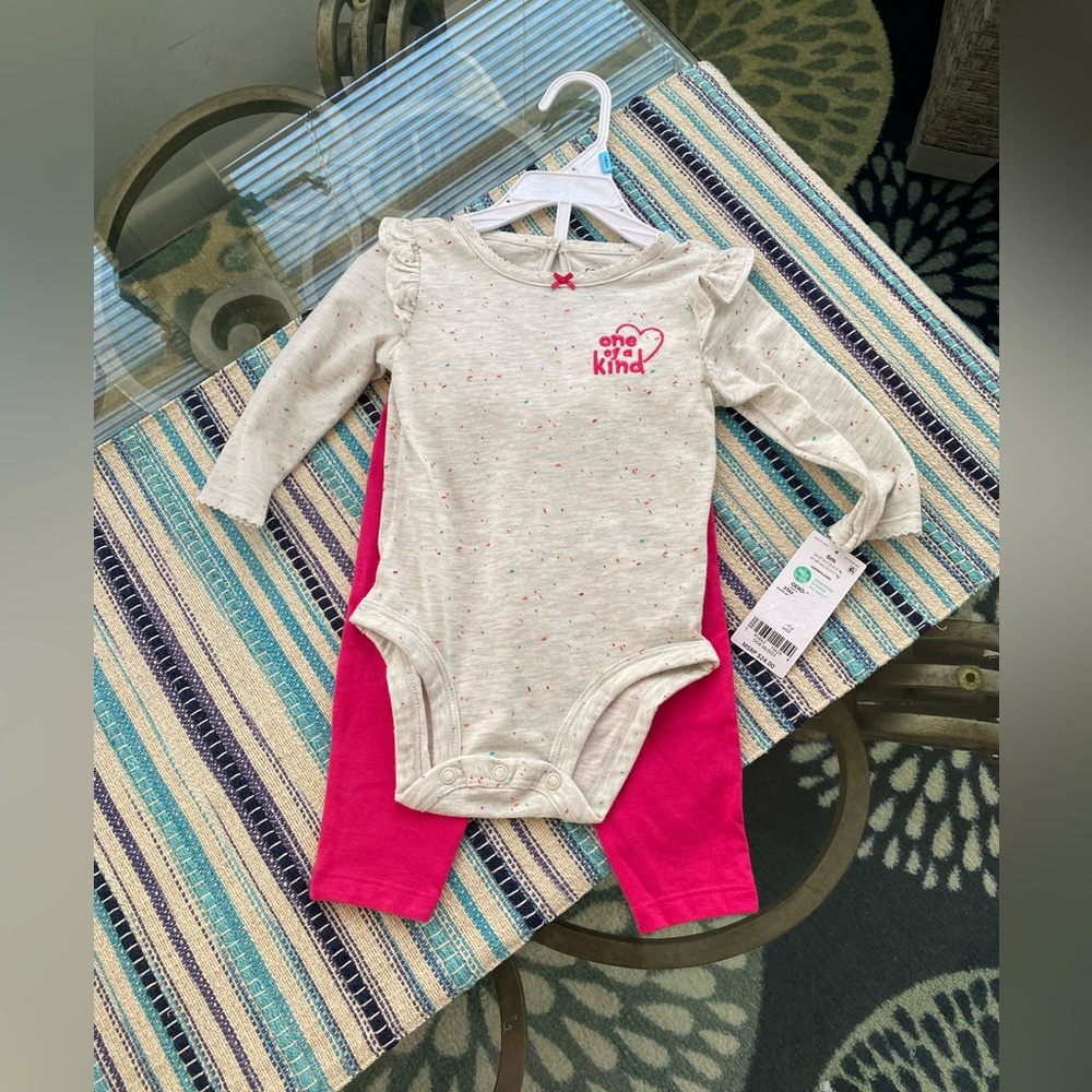 NWT Carter’s girls 2 piece outfit 6 months